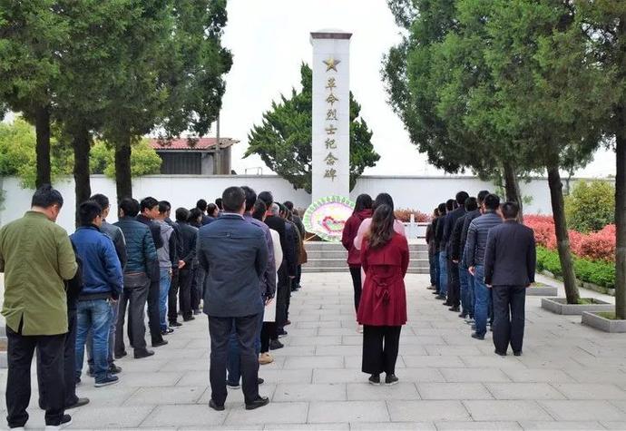 澳门彩龙门客栈图资料:烈士纪念设施遭破坏