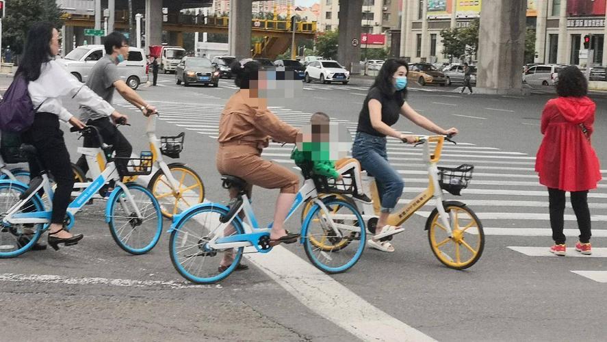 新澳门2025最新款免费和坐共享单车车篮摔死与共享单车摔倒